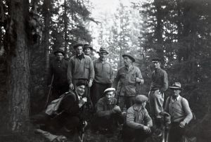 photo672582325835 inner 55 377 350 349 71 571 362