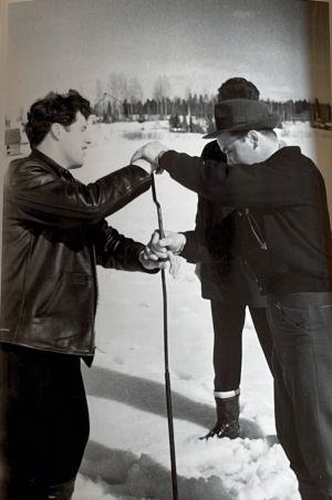 photo672582487898 inner 364 405 642 394 364 583 644