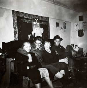 photo672582588531 inner 178 154 379 146 182 379