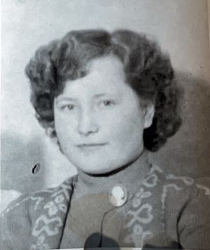 photo672582682313 inner 444 709 581 710 445 867 576